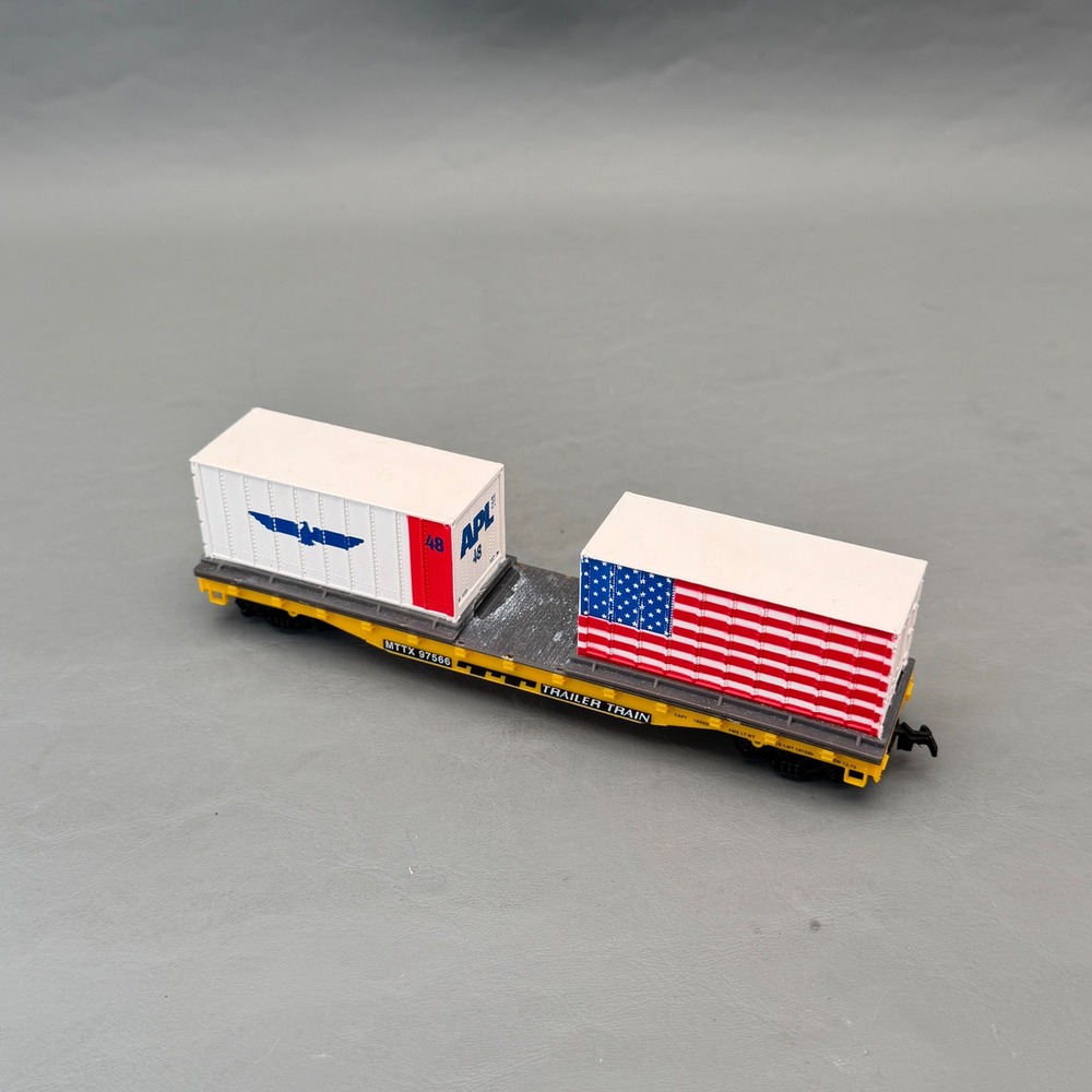 HO Scale Life-Like MTTX 97566 Trailer Train Flat Car w/ 48' Cargo Containers
